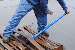 how to use a pallet buster?